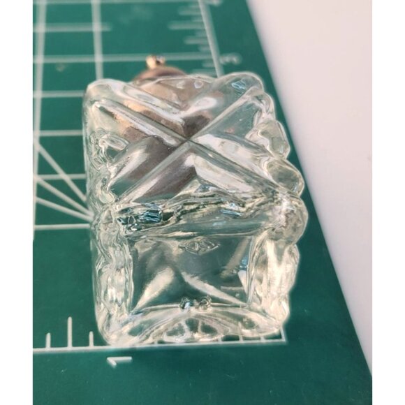 Salt and Pepper Shakers Wedding Table Decor Classic Dining Accessories - Picture 8 of 8